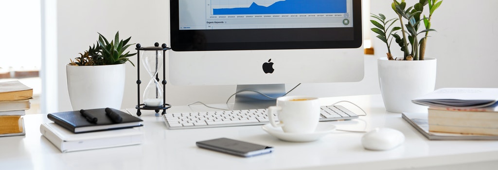 computer screen with analytics for migrate woo commerce to Shopify article